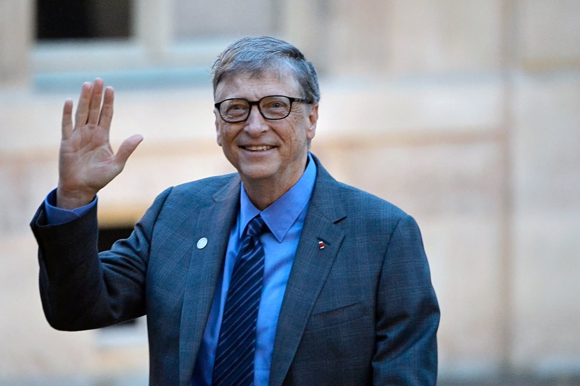 Bill Gates sở hữu bài tay chữ M