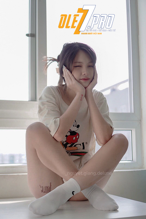 Hotgirl Nguyệt Giang khoe ảnh sexy lộ hình xăm khu vực "nhạy cảm"
