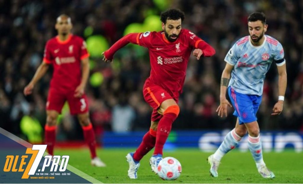 Salah lập cú đúp tại sân Anfield